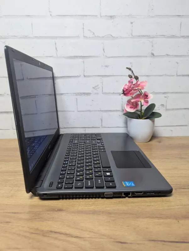 Ноутбук Б-клас Acer Aspire E1 V5WE2 / 15.6" (1366x768) TN / Intel Core i7-4500U (2 (4) ядра по 1.8 - 3.0 GHz) / 8 GB DDR3 / 128 GB SSD / Intel HD Graphics 4400 / WebCam б/в - зображення 6