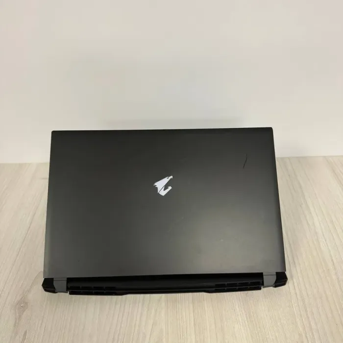 Ігровий ноутбук Б-класу Gigabyte Aorus 15G YC / 15.6" (1920x1080) IPS / Intel Core i7-10870H (8 (16) ядер по 2.2 - 5.0 GHz) / 16 GB DDR4 / 1000 GB SSD NVMe / nVidia GeForce RTX 3080, 16 GB GDDR6, 256-bit / WebCam б/в - зображення 3