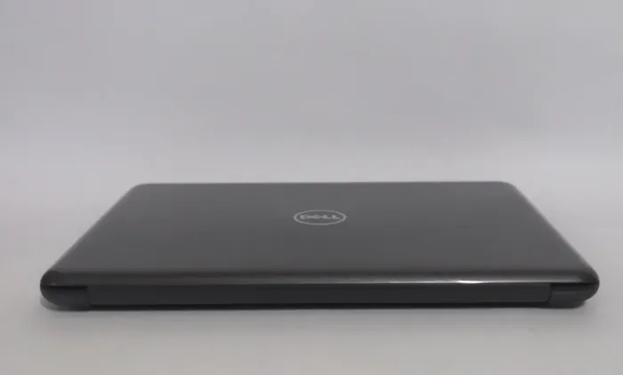 Ноутбук Dell Latitude E3380 / 13.3" (1366x768) TN / Intel Core i3-6006U (2 (4) ядра по 2.0 GHz) / 8 GB DDR4 / 240 GB SSD / Intel HD Graphics 520 / WebCam б/в - зображення 3