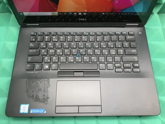 Ультрабук Б-клас Dell Latitude E7470 / 14" (2560x1440) IPS Touch / Intel Core i7-6600U (2 (4) ядра по 2.6 - 3.4 GHz) / 8 GB DDR4 / 256 GB SSD / Intel HD Graphics 520 / WebCam / HDMI / Windows 10 б/в - зображення 4