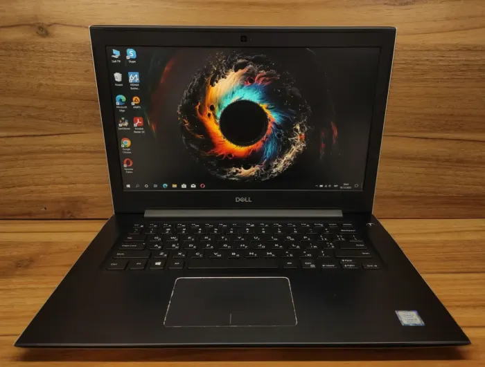 Ультрабук Б-клас Dell Vostro 5471 / 14" (1920x1080) IPS / Intel Core i5-8250U (4 (8) ядра по 1.6 - 3.4 GHz) / 8 GB DDR4 / 240 GB SSD / Intel UHD Graphics 620 / WebCam / Windows 10 б/в - зображення 2