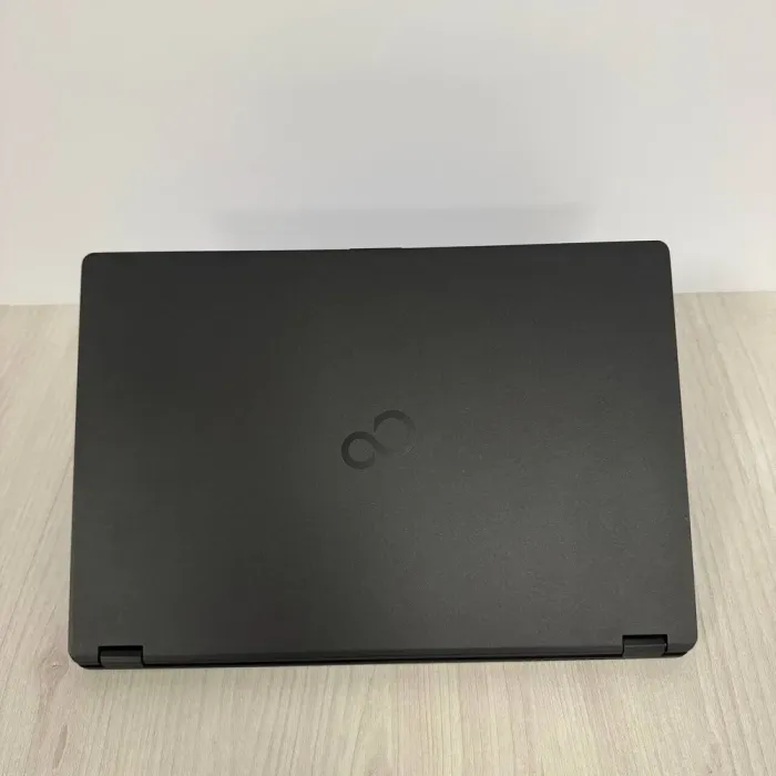 Ультрабук Б-клас Fujitsu LifeBook U759 / 15.6" (1920x1080) IPS / Intel Core i5-8365U (4 (8) ядра по 1.6 - 4.1 GHz) / 8 GB DDR4 / 256 GB SSD NVMe / Intel UHD Graphics / WebCam б/в - зображення 3