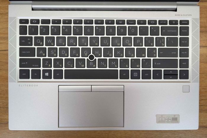 Ультрабук HP EliteBook 845 G8 / 14" (1920x1080) IPS / AMD Ryzen 5 Pro 5650U (6 (12) ядер по 2.3 - 4.2 GHz) / 16 GB DDR4 / 512 GB SSD / AMD Radeon Vega 7 / WebCam / TouchID / Windows 11 б/в - зображення 3