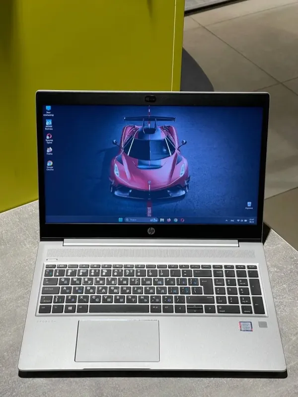Ноутбук HP ProBook 450 G6 / 15.6" (1366x768) TN / Intel Core i5-8250U (4 (8) ядра по 1.6 - 3.4 GHz) / 8 GB DDR4 / 240 GB SSD / Intel UHD Graphics 620 / WebCam / 4G (LTE) б/в - зображення 2