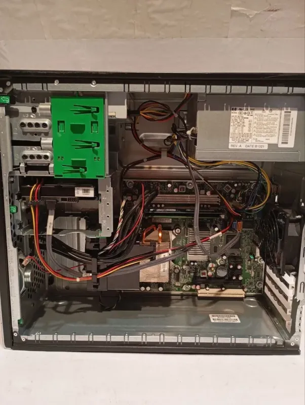 ПК Б-клас HP Compaq 6000 Pro Tower / Intel Core 2 Quad Q8300 (4 ядра по 2.5 GHz) / 8 GB DDR3 / 250 GB HDD / Intel GMA 4500 / DVD-RW б/в - зображення 5