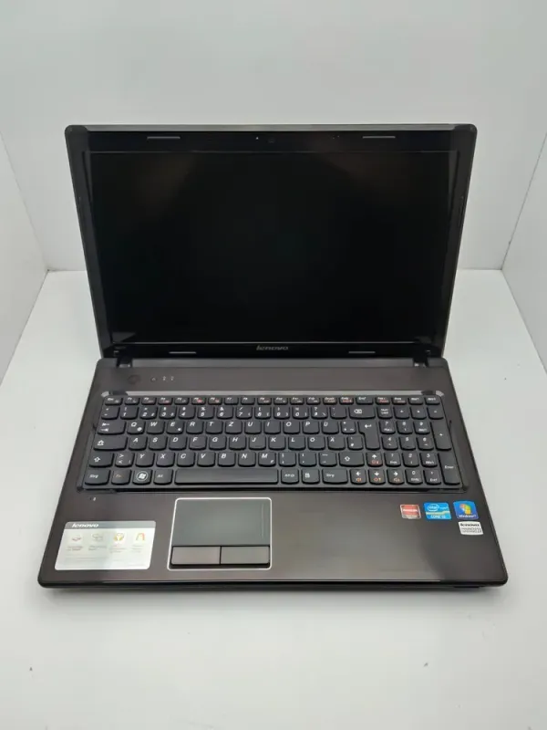 Ноутбук Lenovo G570 / 15.6" (1366x768) TN / Intel Core i5-2450M (2 (4) ядра по 2.5 - 3.1 GHz) / 6 GB DDR3 / 500 GB HDD / AMD Radeon HD 6400M, 1 GB DDR3, 64-bit / WebCam б/в - зображення 2