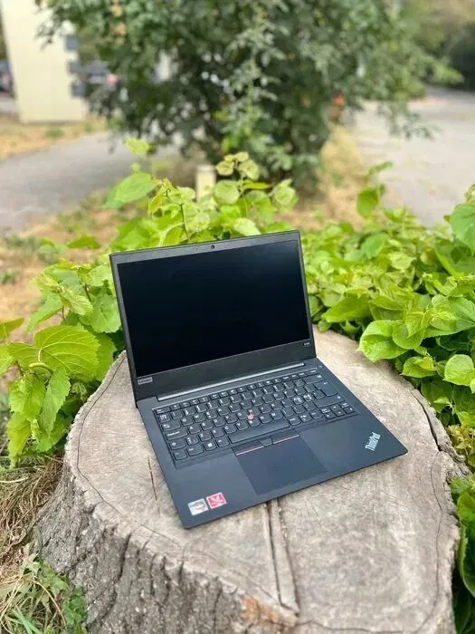 Ноутбук Lenovo ThinkPad E495 / 14" (1920x1080) IPS / AMD Ryzen 5 3500U (4 (8) ядра по 2.1 - 3.7 GHz) / 8 GB DDR4 / 256 GB SSD / AMD Radeon Vega 8 Graphics / WebCam б/в - зображення 5