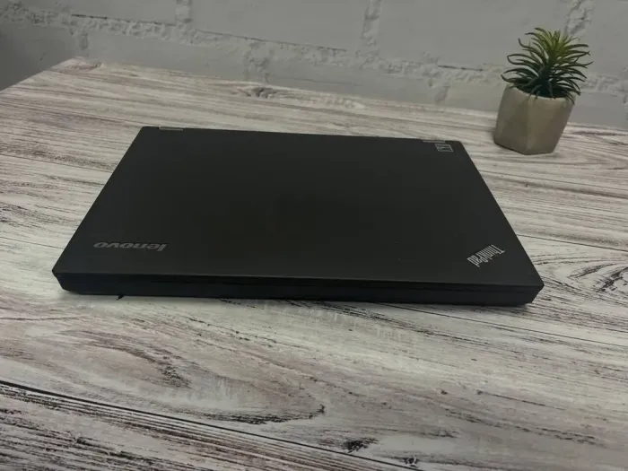 Ноутбук Lenovo ThinkPad T440p / 14" (1366x768) TN / Intel Core i7-4900MQ (4 (8) ядра по 2.8 - 3.8 GHz) / 16 GB DDR3 / 256 GB SSD / Intel HD Graphics 4600 / WebCam б/в - зображення 5