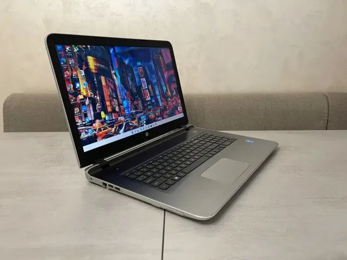 Ноутбук Б-клас HP Pavilion 17-g148dx / 17.3" (1600x900) TN / Intel Core i3-5020U (2 (4) ядра по 2.2 GHz) / 8 GB DDR3 / 128 GB SSD / Intel HD Graphics 5500 / WebCam / HDMI б/в - зображення 4