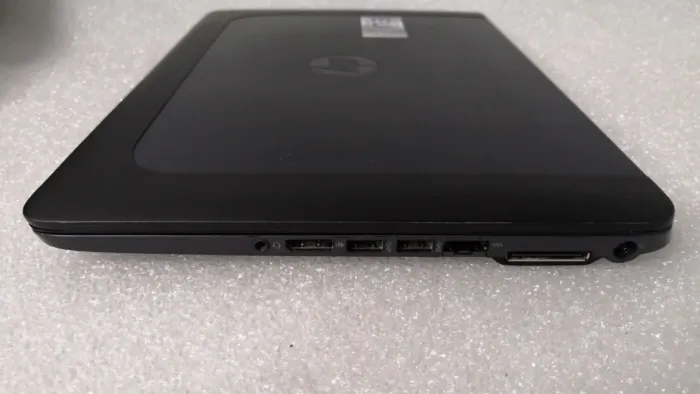 Ноутбук робоча станція HP ZBook 14 G1 / 14" (1920x1080) IPS / Intel Core i7-4600U (2 (4) ядра по 2.1 - 3.3 GHz) / 8 GB DDR3 / 240 GB SSD / AMD FirePro M4100, 1 GB DDR5, 128-bit / WebCam / Windows 10 Pro б/в - зображення 4