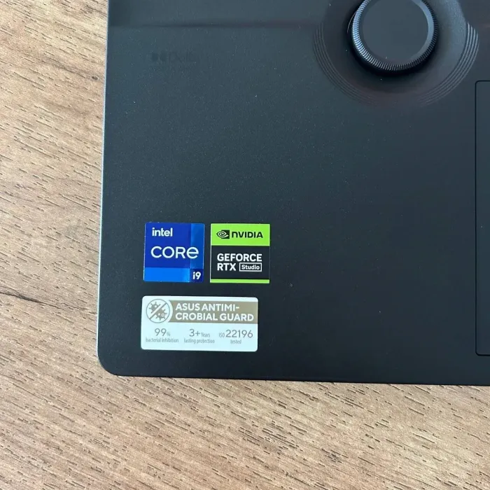 Ігровий ноутбук Asus ProArt Studiobook 16 OLED H7604JV / 16" (3200x2000) OLED Touch / Intel Core i9-13980HX (24 (32) ядра по 4.0 - 5.6 GHz) / 16 GB DDR5 / 1000 GB SSD NVMe / nVidia GeForce RTX 4060, 8 GB GDDR6, 128-bit / WebCam б/в - зображення 8