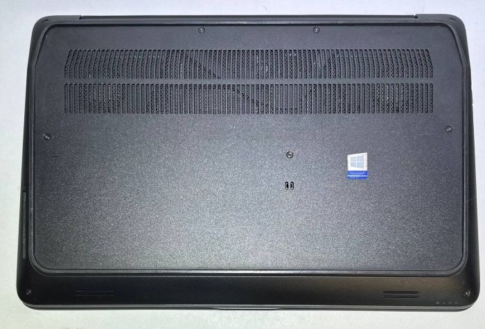 Ноутбук Б-клас HP ZBook 15 G4 / 15.6" (1920x1080) TN / Intel Core i7-7820HQ (4 (8) ядра по 2.9 - 3.9 GHz) / 16 GB DDR4 / 512 GB SSD / Intel HD Graphics 630 / WebCam / Win 11 Pro б/в - зображення 7