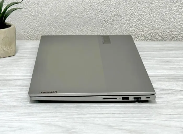 Ультрабук Lenovo ThinkBook 15 G2 ITL / 15.6" (1920x1080) IPS / Intel Core i5-1135G7 (4 (8) ядра по 2.4 - 4.2 GHz) / 8 GB DDR4 / 512 GB SSD M.2 / Intel Iris Xe Graphics / WebCam / Win 11 Pro б/в - зображення 6