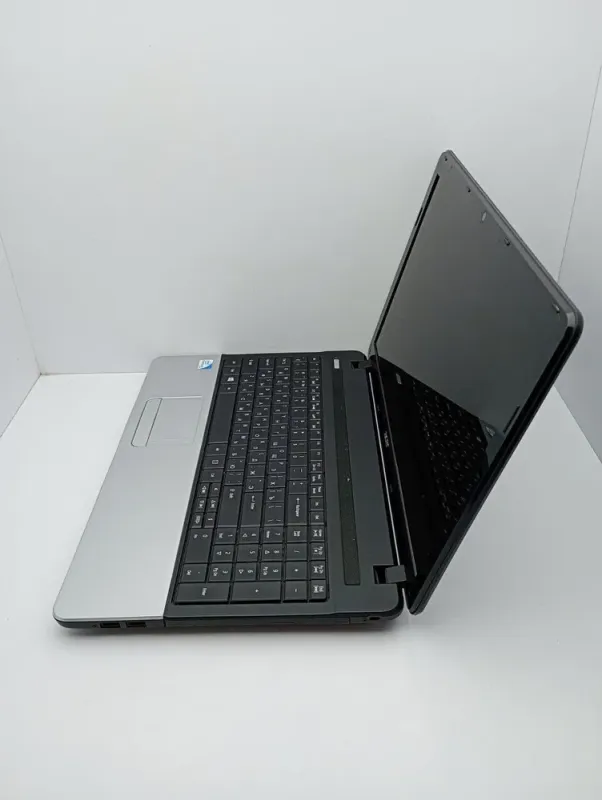 Ноутбук Acer Aspire E1-531 / 15.6" (1366x768) TN / Intel Pentium B960 (2 ядра по 2.2 GHz) / 6 GB DDR3 / 500 GB HDD / Intel HD Graphics / WebCam б/в - зображення 6