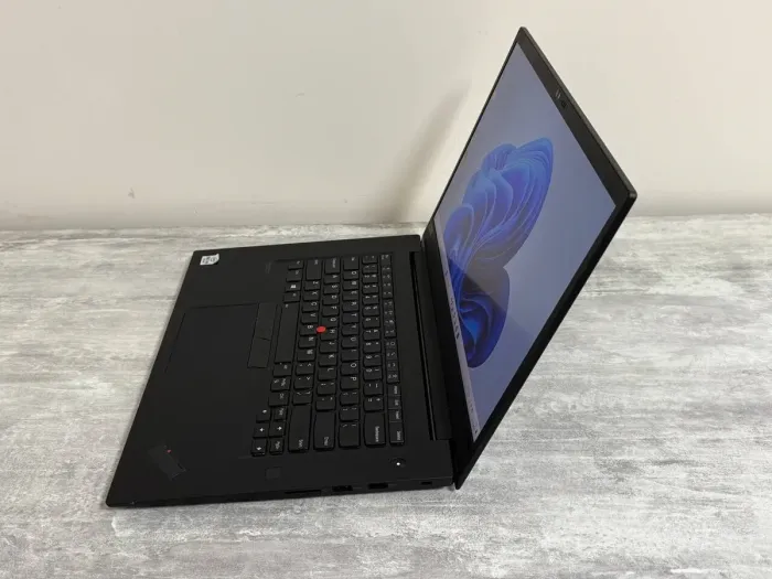 Ігровий ультрабук Б-класу Lenovo ThinkPad X1 Extreme Gen 3 / 15,6" (1920x1080) IPS / Intel Core i7-10850H (6 (12) ядер по 2,7 - 5,1 ГГц) / 32 ГБ DDR4 / 512 ГБ SSD / nVidia GeForce GTX 1650 Max-Q, 4 ГБ GDDR6, 128-біт / WebCam / Win 11 Pro б/в - изображение 4