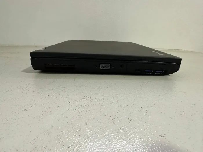 Ноутбук Lenovo ThinkPad T430 / 14" (1600x900) TN / Intel Core i7-3520M (2 (4) ядра по 2.9 - 3.6 GHz) / 8 GB DDR3 / 240 GB SSD / Intel HD Graphics 4000 / VGA б/в - зображення 3