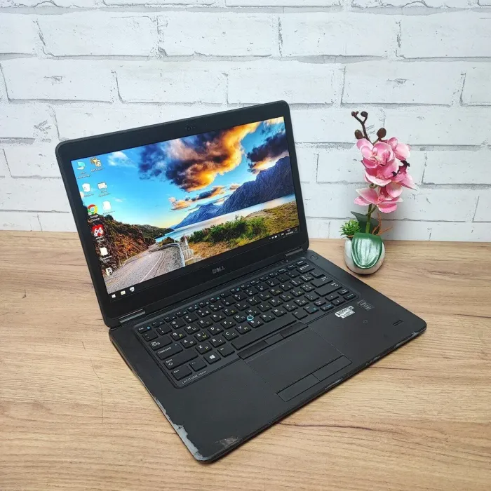 Ноутбук Б-клас Dell Latitude E5440 / 14" (1920x1080) TN / Intel Core i7-5600U (2 (4) ядра по 2.6 - 3.2 GHz) / 8 GB DDR3 / 128 GB SSD / Intel HD Graphics 5500 / WebCam / HDMI б/в - зображення 3
