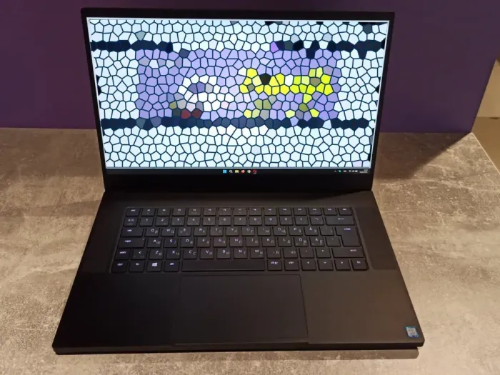 Ігровий ноутбук Razer Blade 15 RZ09-02887N91 / 15.6" (1920x1080) IPS / Intel Core i7-8750H (6 (12) ядер по 2.2 - 4.1 GHz) / 32 GB DDR4 / 960 GB SSD / nVidia GeForce RTX 2070 Max-Q, 8 GB GDDR6, 256-bit / WebCam б/в - зображення 2