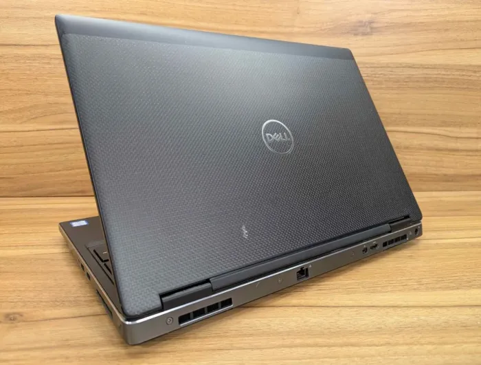 Мобільна робоча станція Dell Precision 7530 / 15,6" (1920x1080) IPS / Intel Core i7-8850H (6 (12) ядер по 2,6 - 4,3 ГГц) / 32 ГБ DDR4 / 500 ГБ SSD / AMD Radeon Pro WX 4150, 4 ГБ GDDR5, 128-біт / HDMI / Windows 10 б/в - зображення 6