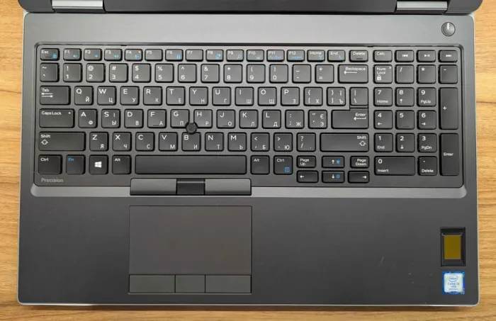 Мобільна робоча станція Dell Precision 7540 / 15.6" (1920x1080) IPS / Intel Core i5-9400H (4 (8) ядра по 2.5 - 4.3 GHz) / 32 GB DDR4 / 512 GB SSD / nVidia Quadro T2000, 4 GB GDDR5, 128-bit / TouchID / Windows 10 б/в - зображення 3