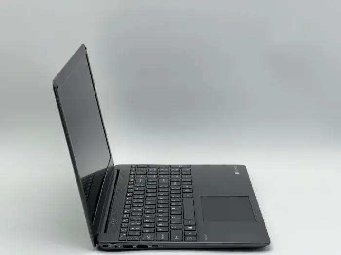 Ультрабук Gateway GWNC31514-BK / 15.6" (1920x1080) TN / Intel Core i3-1115G4 (2 (4) ядра по 4.1 GHz) / 4 GB DDR4 / 120 GB SSD / Intel UHD Graphics / WebCam б/в - зображення 3