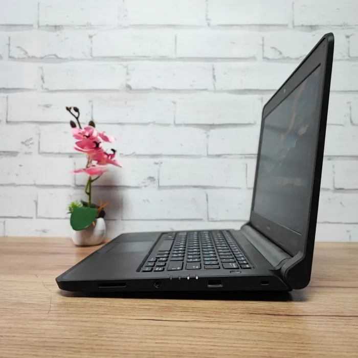 Ноутбук Б-клас Dell Latitude 3340 / 13.3" (1366x768) TN / Intel Core i3-4010U (2 (4) ядра по 1.7 GHz) / 8 GB DDR3 / 128 GB SSD / Intel HD Graphics 4400 / WebCam б/в - зображення 6