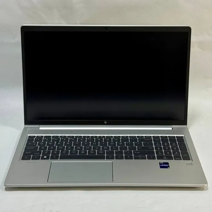 Ультрабук HP EliteBook 650 G9 / 15.6" (1920x1080) IPS / Intel Core i5-1245U (10 (12) ядер 3.3 - 4.4 GHz) / 16 GB DDR4 / 256 GB SSD M.2 / Intel Iris Xe Graphics / WebCam / Fingerprint / Windows 11 Pro б/в - зображення 4