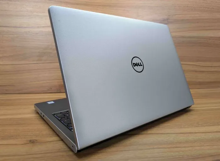 Ноутбук Dell Inspiron 15 5559 / 15.6" (1366x768) TN Touch / Intel Core i7-6500U (2 (4) ядра по 2.5 - 3.1 GHz) / 8 GB DDR3 / 240 GB SSD / Intel HD Graphics 520 / WebCam / Windows 10 б/в - зображення 7