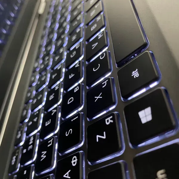 Ноутбук рабочая станция Dell Precision 3560 / 15.6" (1920x1080) IPS / Intel Core i7-1185G7 (4 (8) ядра по 3.0 - 4.8 GHz) / 16 GB DDR4 / 512 GB SSD / nVidia T500, 2 GB GDDR6, 64-bit / WebCam / HDMI б/в - зображення 4