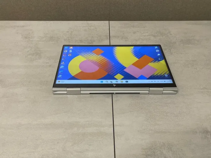 Ноутбук-трансформер HP Envy x360 15m-ed1013dx / 15.6" (1920x1080) IPS Touch / Intel Core i5-1135G7 (4 (8) ядра по 2.4 - 4.2 GHz) / 16 GB DDR4 / 256 GB SSD M.2 / Intel Iris X Graphics / WebCam б/в - зображення 5