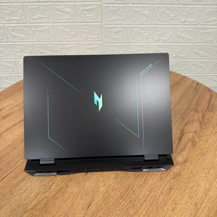 Ігровий ноутбук Acer Nitro 16 AN16-41 / 16" (2560x1600) IPS / AMD Ryzen 7 7735HS (8 (16) ядер по 3.2 - 4.75 GHz) / 16 GB DDR5 / 1000 GB SSD NVMe / nVidia GeForce RTX 4070, 8 GB GDDR6, 128-bit / WebCam б/в - зображення 3
