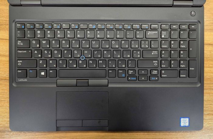 Ноутбук Dell Latitude 5580 / 15.6" (1920x1080) IPS / Intel Core i5-7300U (2 (4) ядра по 2.6 - 3.5 GHz) / 8 GB DDR4 / 256 GB SSD / Intel HD Graphics 620 / HDMI / WebCam / Windows 10 б/в - изображение 3