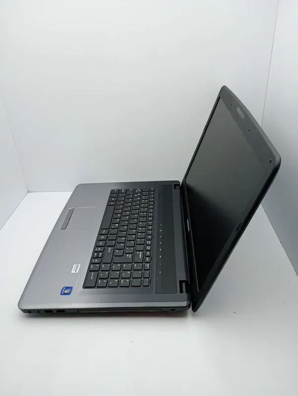 Ноутбук Acer Medion E7222 / 17.3" (1600x900) TN / Intel Core i5-2540M (2 (4) ядра по 2.6 - 3.3 GHz) / 6 GB DDR3 / 120 GB SSD + 500 GB HDD / Intel HD Graphics 3000 / WebCam / АКБ не тримає б/в - зображення 6