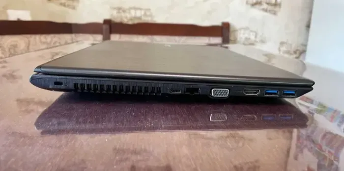 Ноутбук Acer Aspire E5-575G / 15.6" (1920x1080) IPS / Intel Core i5-7200U (2 (4) ядра по 2.5 - 3.1 GHz) / 8 GB DDR4 / 256 GB SSD / Intel HD Graphics 620 / WebCam б/в - зображення 6