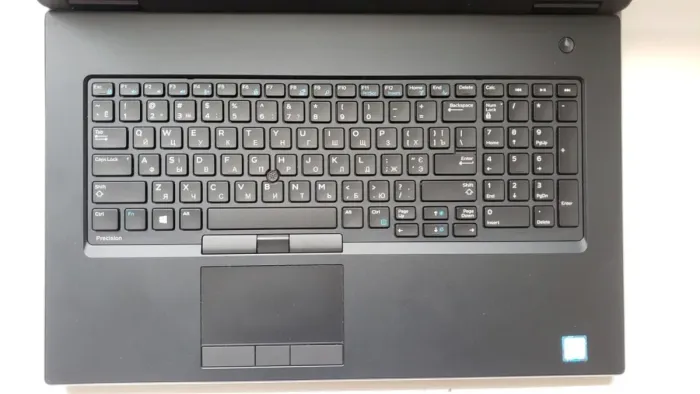 Мобільна робоча станція Dell Precision 7730 / 17,3" (1920x1080) IPS / Intel Core i7-8850H (6 (12) ядра по 2,6 - 4,3 ГГц) / 32 ГБ DDR4 / 128 ГБ SSD + 1000 ГБ SSD / nVidia Quadro P5200, 16 ГБ GDDR5, 256-біт / WebCam б/в - зображення 3