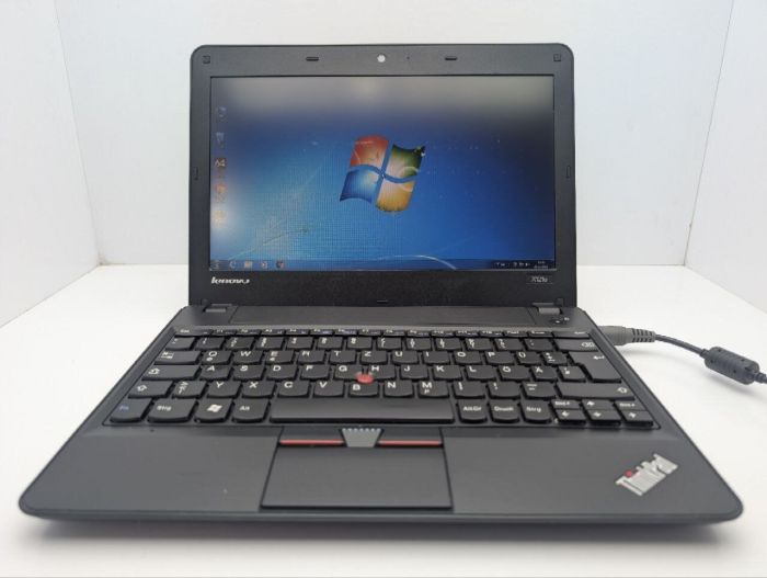 Нетбук Б-клас Lenovo ThinkPad X121e / 12.1" (1366x768) TN / AMD E-450 (2 ядра по 1.65 GHz) / 6 GB DDR3 / 120 GB SSD / AMD Radeon HD 6320 Graphics / WebCam / АКБ не тримає б/в - зображення 2