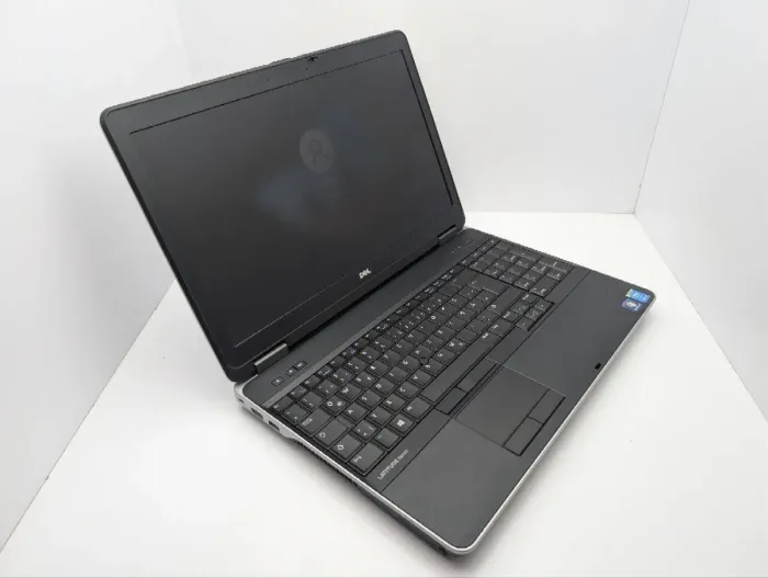 Ноутбук Dell Latitude E6540 / 15.6" (1920x1080) TN / Intel Core i5-4200M (2 (4) ядра по 2.5 - 3.1 GHz) / 8 GB DDR3 / 1000 GB HDD / Intel HD Graphics 4600 / DVD-ROM б/в - зображення 6