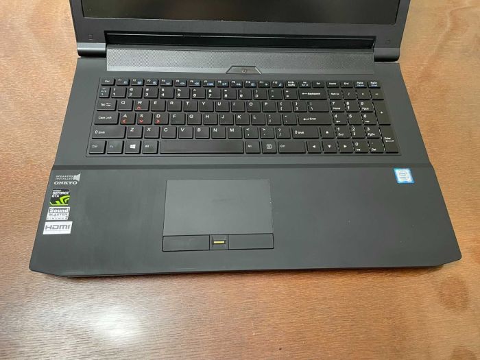 Ігровий ноутбук Clevo N170RD / 17,3" (1920x1080) TN / Intel Core i7-6700HQ (4 (8) ядра по 2,6 - 3,5 ГГц) / 16 ГБ DDR3 / 512 ГБ SSD / nVidia GeForce GTX 960M, 2 ГБ GDDR5, 128-біт / Веб-камера б/в - зображення 4