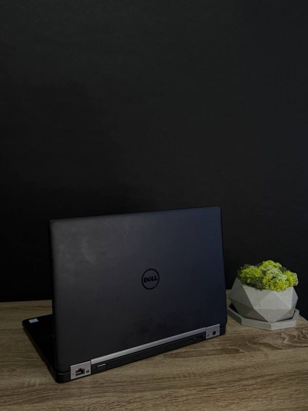 Ультрабук Б-клас Dell Latitude E5470 / 14" (1920x1080) TN / Intel Core i5-6300HQ (4 ядра по 2.3 - 3.2 GHz) / 8 GB DDR4 / 256 GB SSD / Intel HD Graphics 530 / WebCam / Win 11 б/в - зображення 3