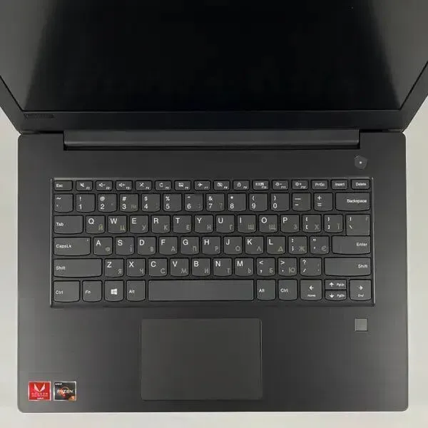 Ноутбук Б-клас Lenovo IdeaPad V330 / 14" (1920x1080) IPS / AMD Ryzen 5-2500U (4 (8) ядра по 2.0 - 3.6 GHz) / 8 GB DDR4 / 256 GB SSD / AMD Radeon Vega 8 Graphics / WebCam / TouchID б/в - зображення 3