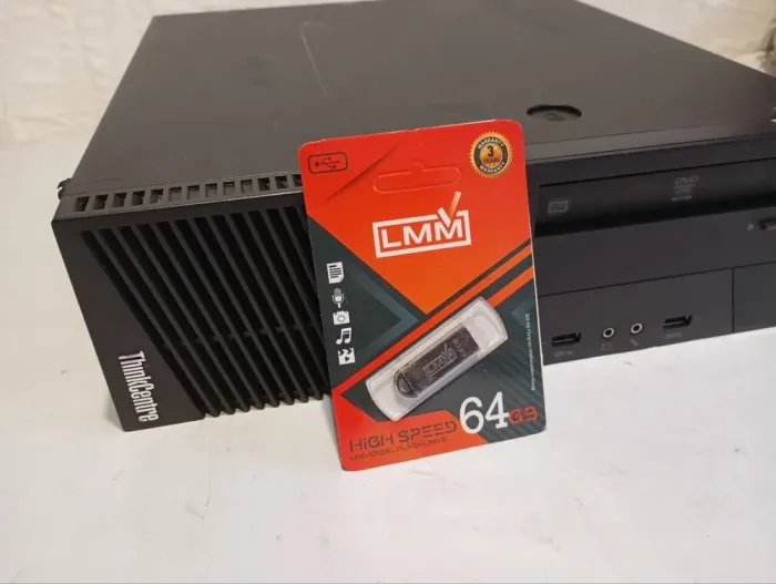 ПК Б-клас Lenovo ThinkCentre M83 SFF / Intel Core i5-4590 (4 ядра по 3.3 - 3.7 GHz) / 16 GB DDR3 / 500 GB HDD / Intel HD Graphics 4400 / DVD-RW + USB-флешка 64 GB б/в - зображення 6