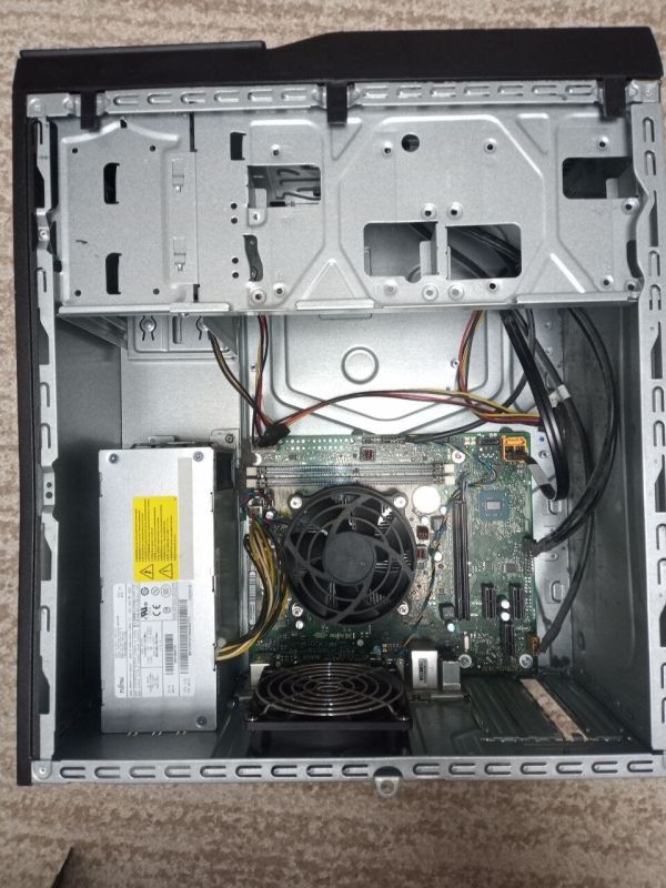 ПК Б-клас Fujitsu Esprimo P556 E90+ Tower / Intel Pentium G4400 (2 ядра по 3.3 GHz) / 4 GB DDR4 / 120 GB SSD / Intel HD Graphics 510 б/в - зображення 5