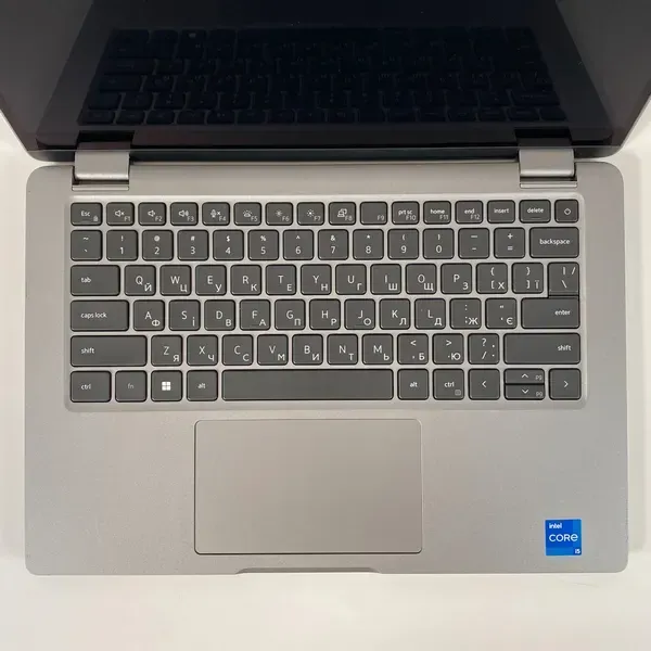 Ноутбук-трансформер Dell Latitude 3340 / 13.3" (1920x1080) IPS Touch / Intel Core i5-1335U (10 (12) ядер по 3.4 - 4.6 GHz) / 16 GB DDR5 / 512 GB SSD / Intel Iris Xe Graphics / WebCam / HDMI б/в - зображення 3