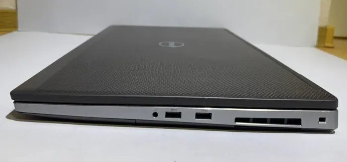 Мобільна робоча станція Dell Precision 7740 / 17,3" (1920x1080) IPS / Intel Core i7-9750H (6 (12) ядер по 2,6 - 4,5 ГГц) / 64 ГБ DDR4 / 1000 ГБ SSD / nVidia Quadro RTX 4000, 8 ГБ GDDR6, 256-біт / HDMI / WebCam б/в - зображення 7