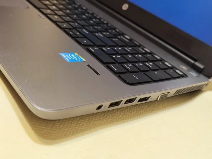 Ноутбук HP ProBook 650 G1 / 15.6" (1920x1080) TN / Intel Core i5-4300M (2 (4) ядра по 2.6 - 3.3 GHz) / 8 GB DDR3 / 128 GB SSD / Intel HD Graphics 4600 / WebCam б/в - зображення 4