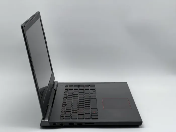 Ігровий ноутбук Dell G5 5587 / 15.6" (1920x1080) IPS / Intel Core i5-8300H (4 (8) ядра по 2.3 - 4.0 GHz) / 16 GB DDR4 / 960 GB SSD / nVidia GeForce GTX 1050, 4 GB GDDR5, 128-bit / WebCam б/в - зображення 3