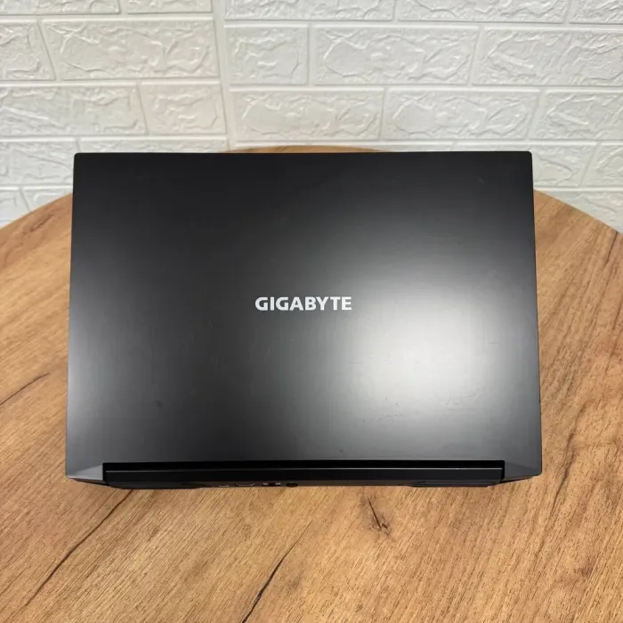 Ігровий ноутбук Б-клас Gigabyte G5 MD / 15.6" (1920x1080) IPS / Intel Core i5-11400H (6 (12) ядер 4.5 GHz) / 16 GB DDR4 / 1000 GB SSD / nVidia GeForce RTX 3050 Ti, 4 GB GDDR6, 128-bit / WebCam б/в - зображення 3