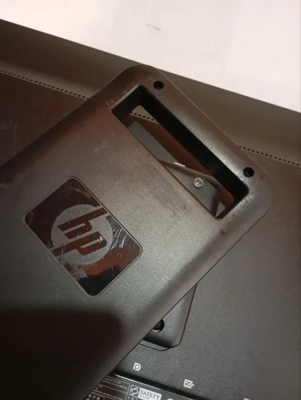 Комплект ПК Б-клас: HP Compaq 6000 Pro SFF / Intel Core 2 Quad Q8300 (4 ядра по 2.5 GHz) / 8 GB DDR3 / 120 GB SSD / Intel GMA Graphics 4500 / DVD-RW + Монітор HP Compaq LA2306x / 23" (1920x1080) IPS / DP, DVI, VGA, USB 2.0 / VESA 100x100 б/в - зображення 11