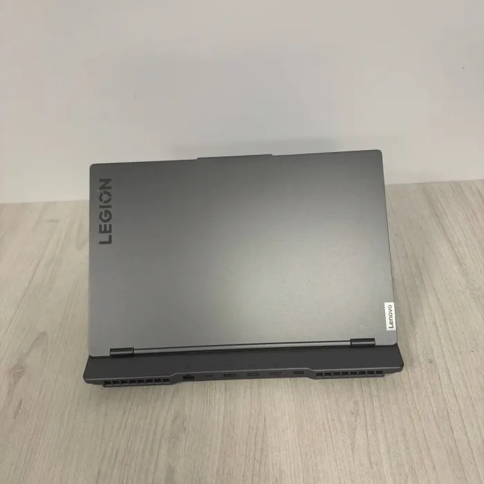 Ігровий ноутбук Б-класу Lenovo Legion 5 15ARP8 / 15,6" (2560x1440) IPS / AMD Ryzen 7 7735HS (8 (16) ядер 3.2 - 4.75 GHz) / 16 GB DDR5 / 512 GB SSD / nVidia GeForce RTX 4060, 8 GB GDDR6, 128-bit / WebCam б/в - зображення 8