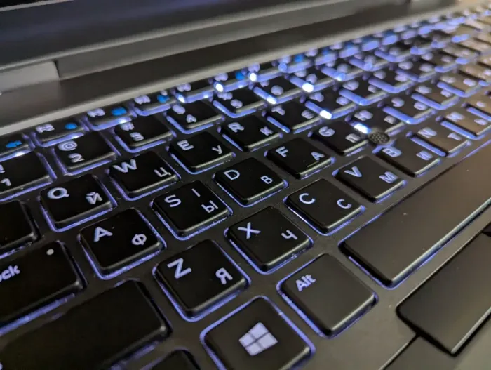 Мобільна робоча станція Dell Precision 7540 / 15.6" (1920x1080) IPS / Intel Core i5-9400H (4 (8) ядра по 2.5 - 4.3 GHz) / 16 GB DDR4 / 512 GB SSD / nVidia Quadro T2000, 4 GB GDDR5, 128-bit / Fingerprint / Windows 10 б/в - зображення 6